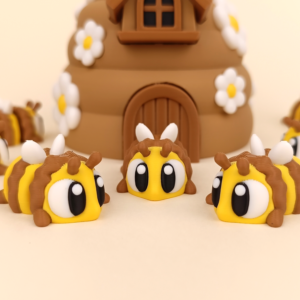 Beehive Display Set – A Home for Your Desk Companions