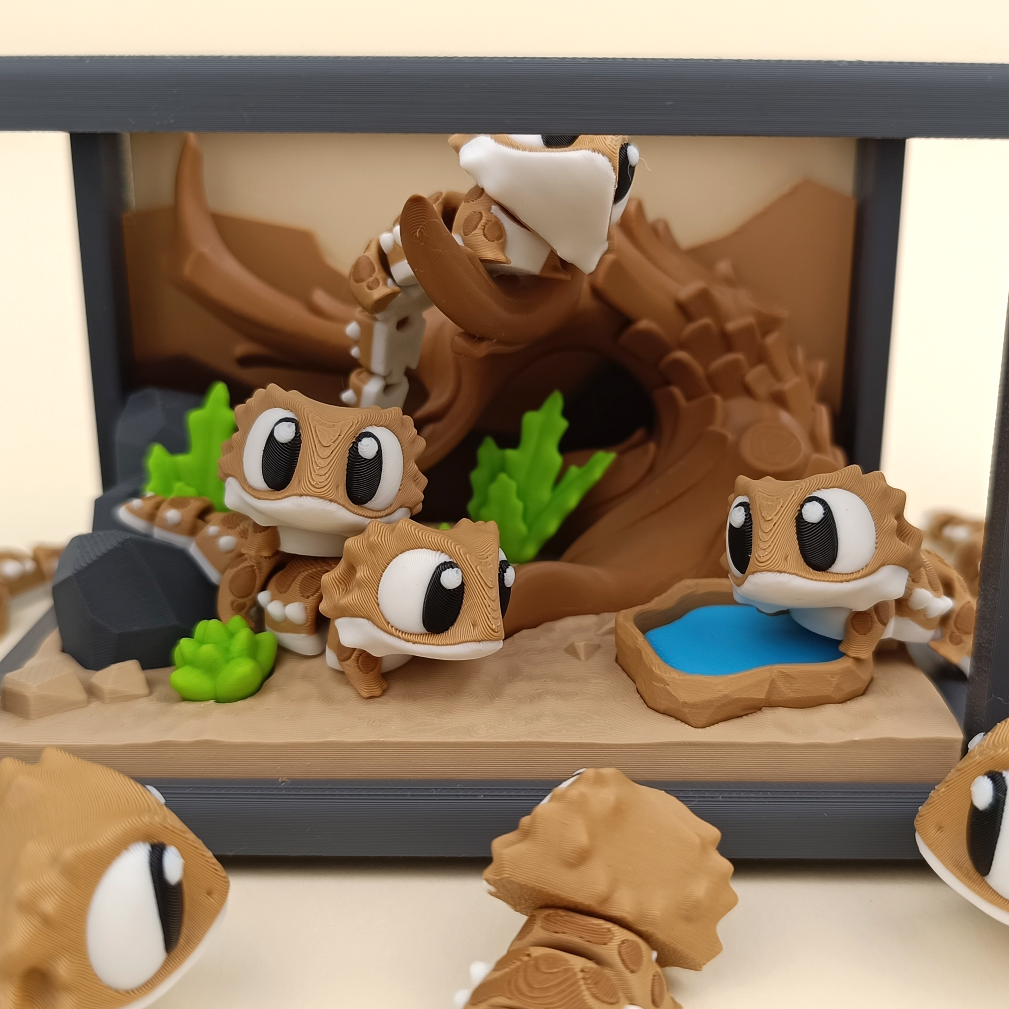 Terrarium Display Set – A Home for Your Desk Companions