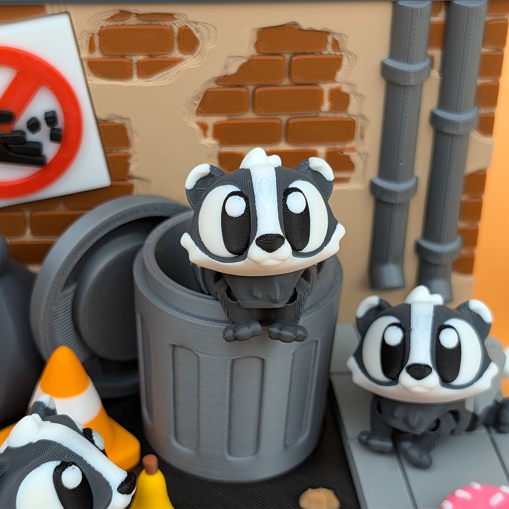Bin Raider Display Set – A Home for Your Desk Companions