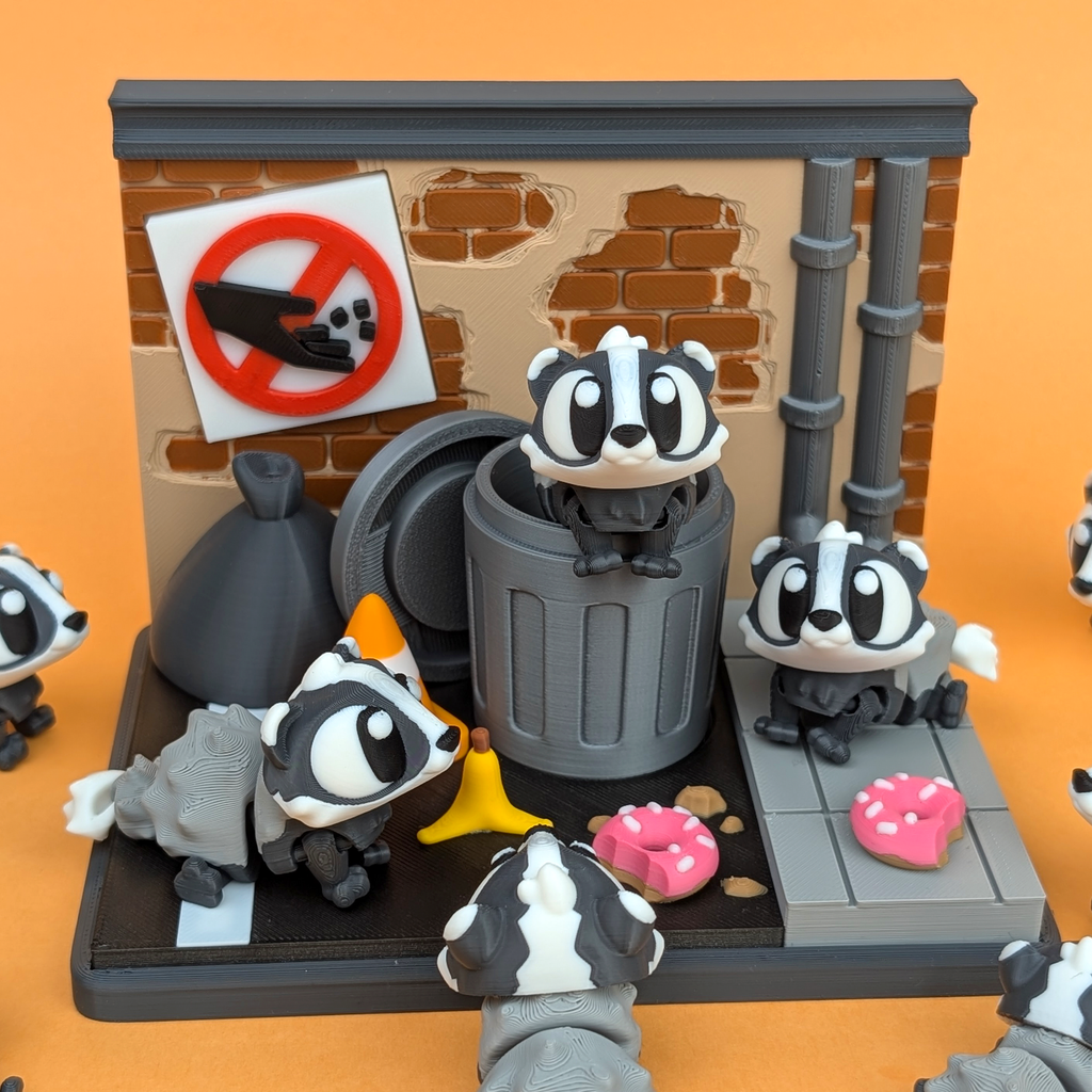 Bin Raider Display Set – A Home for Your Desk Companions